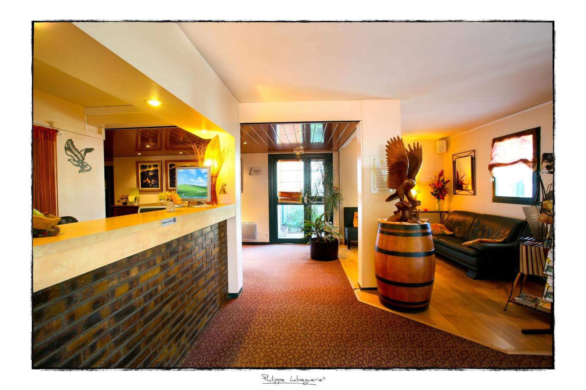 Logis Hotel Horus Restaurant Les Bruyeres Toulenne Esterno foto