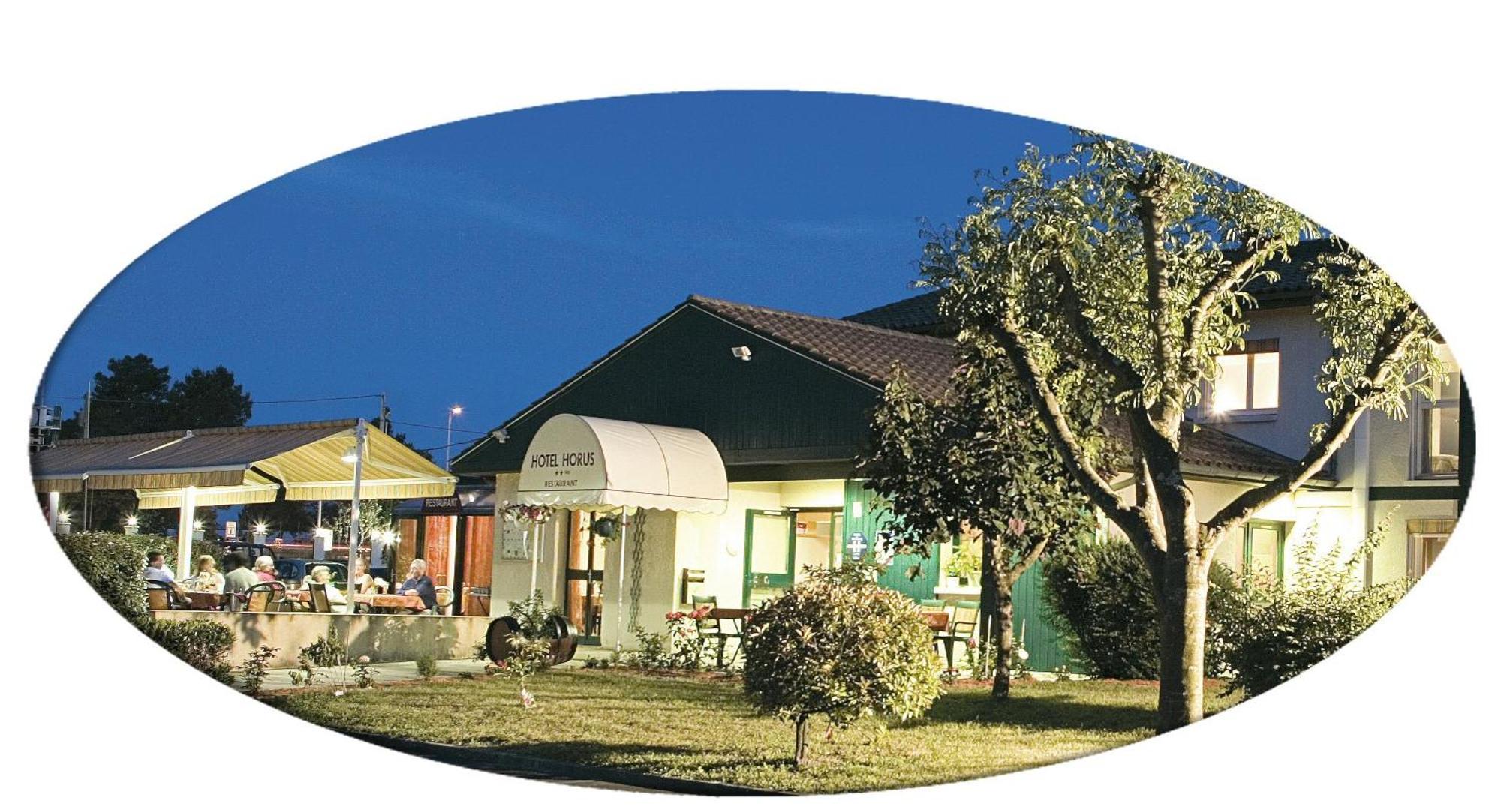 Logis Hotel Horus Restaurant Les Bruyeres Toulenne Esterno foto