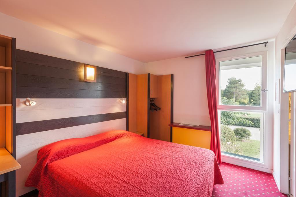 Logis Hotel Horus Restaurant Les Bruyeres Toulenne Camera foto