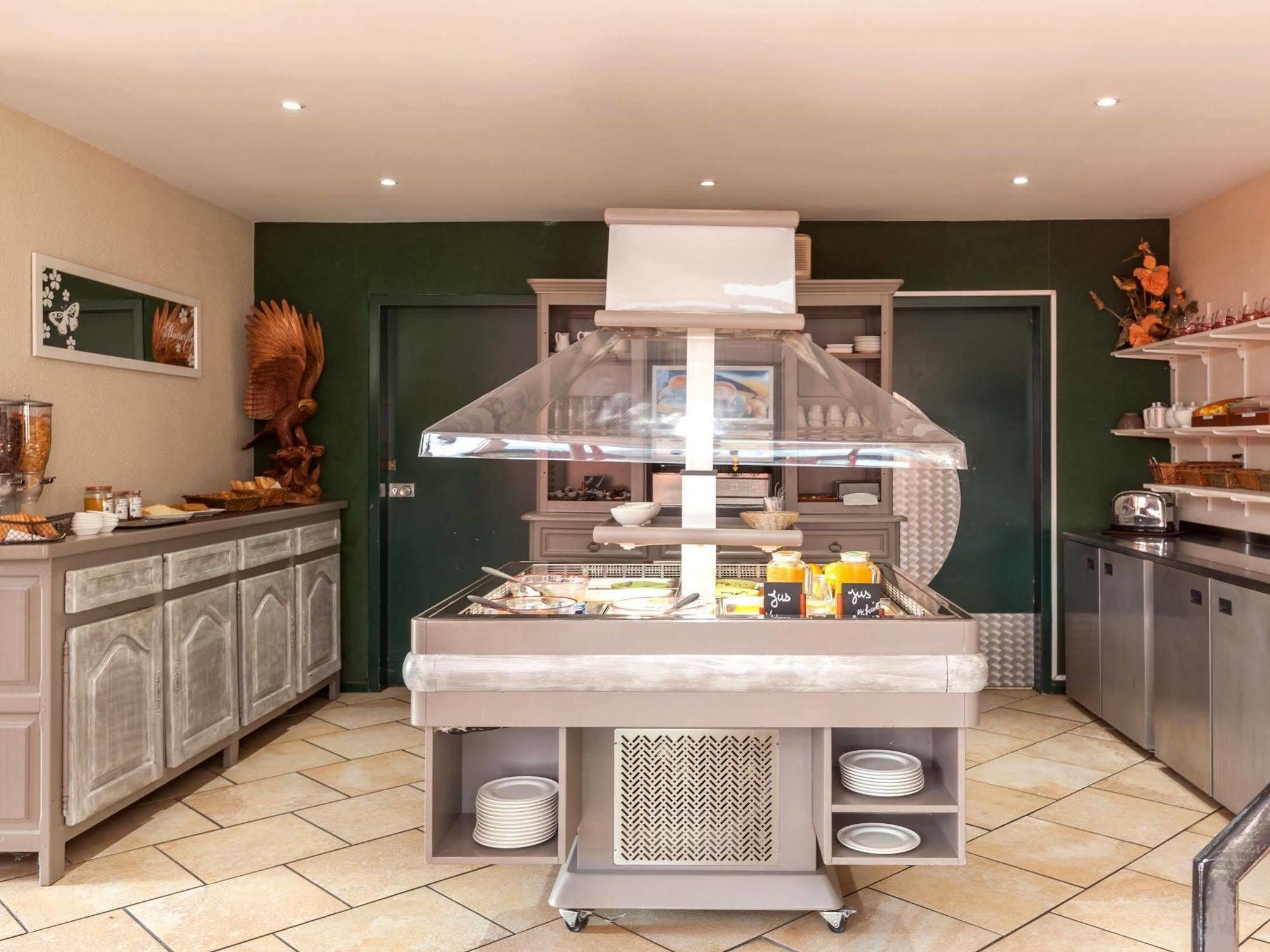 Logis Hotel Horus Restaurant Les Bruyeres Toulenne Esterno foto