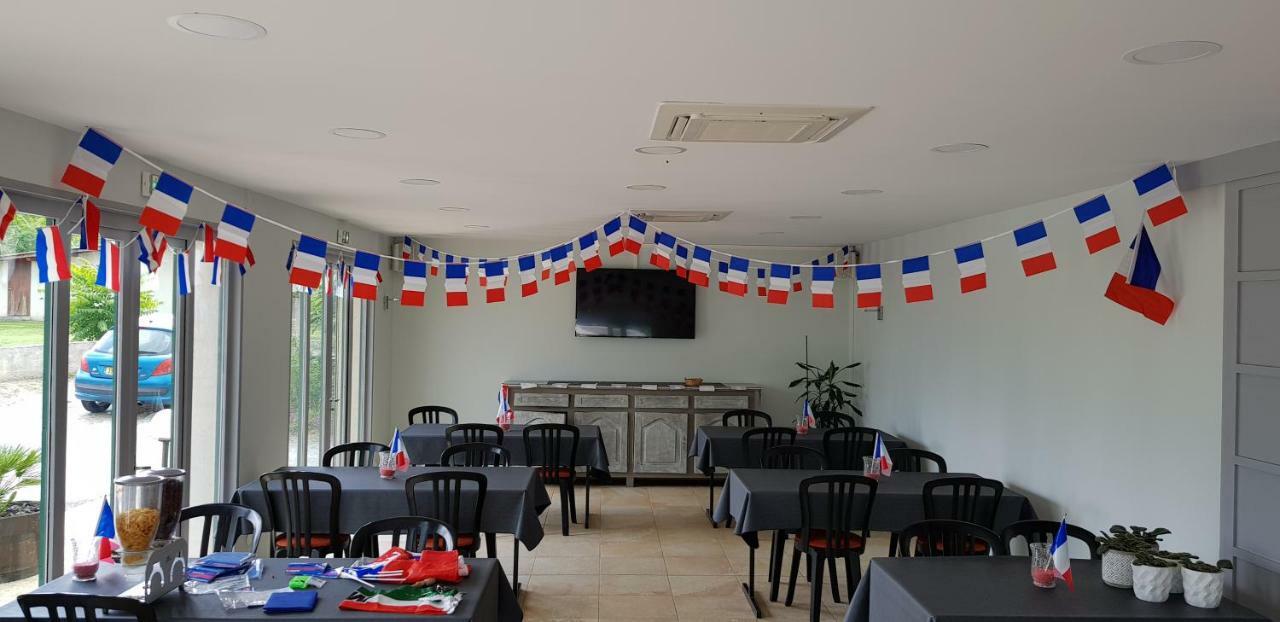 Logis Hotel Horus Restaurant Les Bruyeres Toulenne Esterno foto